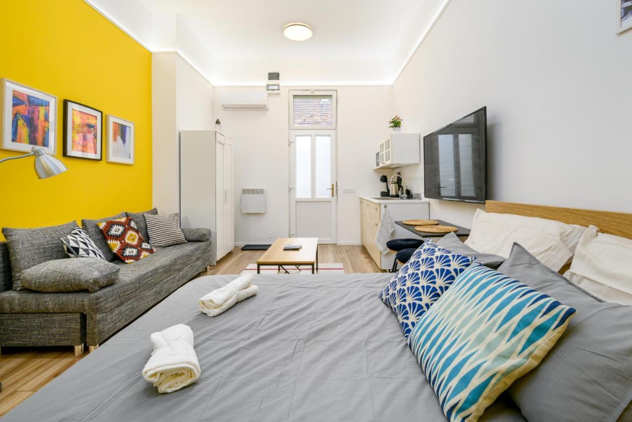 Stylish Yellow Suite In The Heart Of Budapest Eksteriør billede