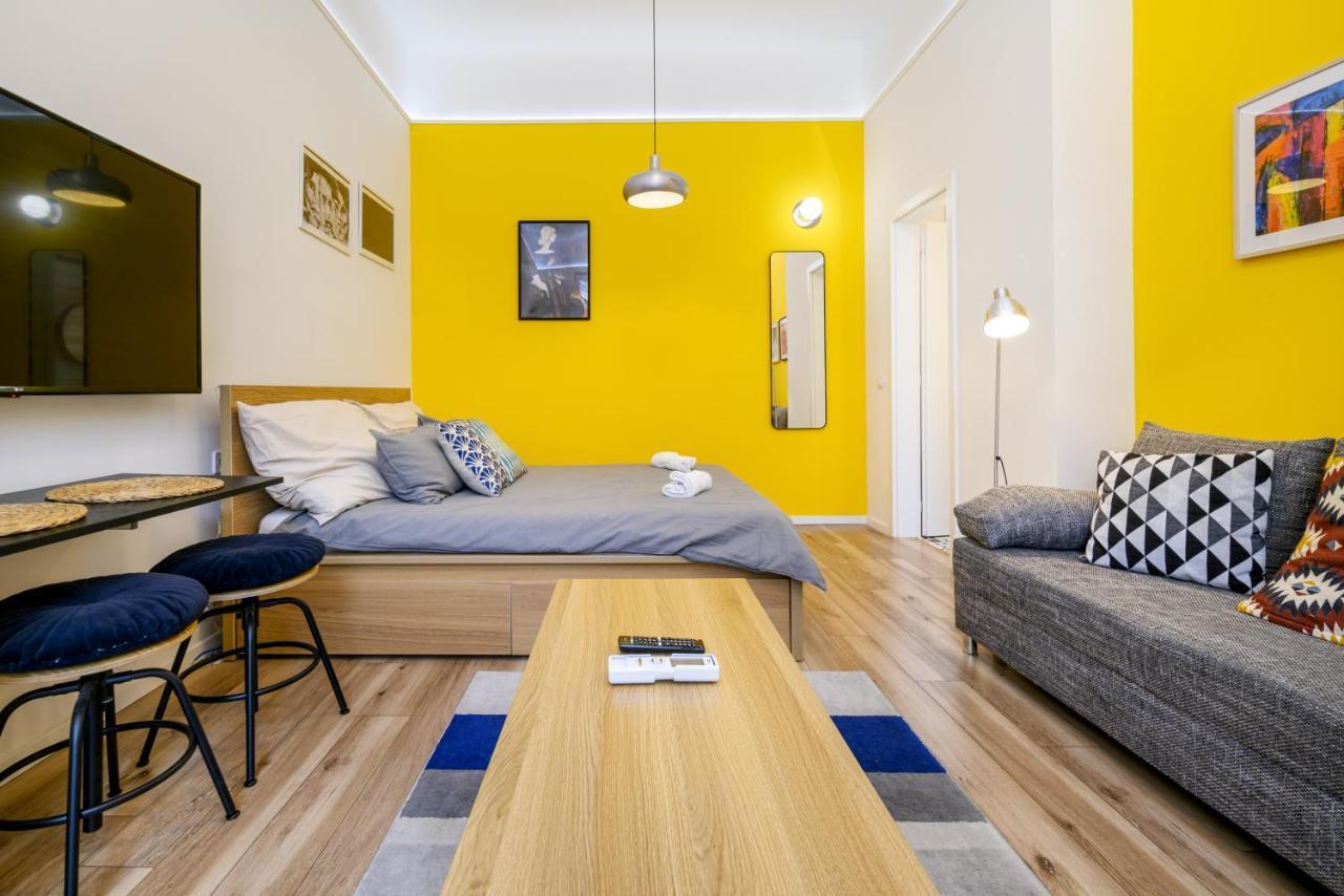 Stylish Yellow Suite In The Heart Of Budapest Eksteriør billede