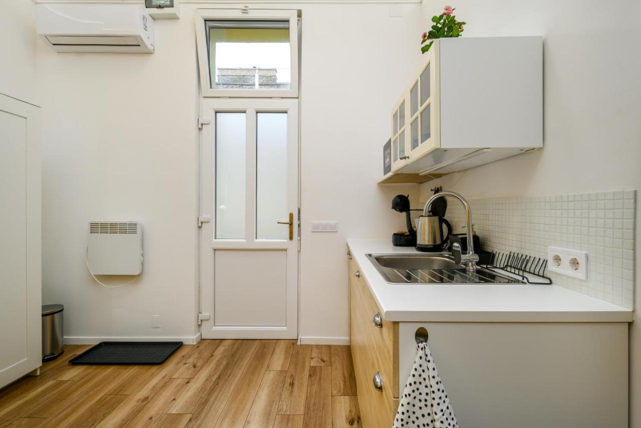 Stylish Yellow Suite In The Heart Of Budapest Eksteriør billede